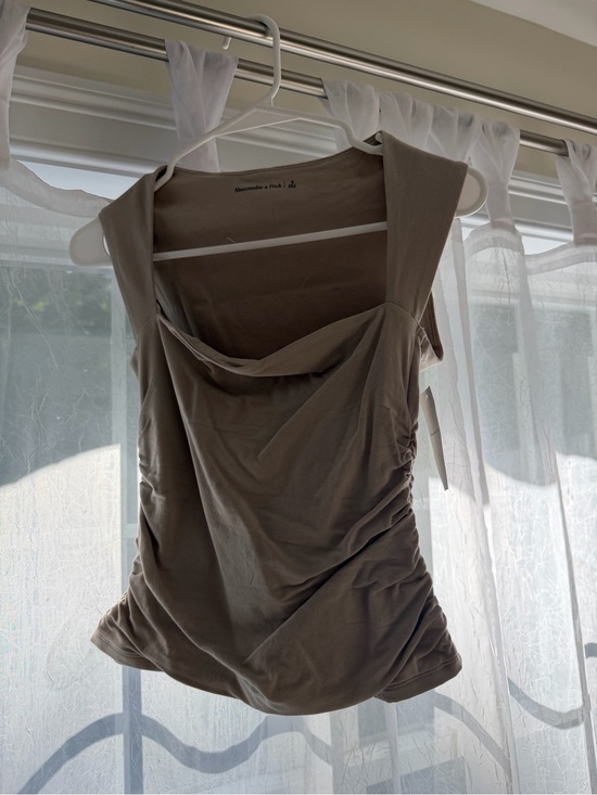 Abercrombie & Fitch Tops - Abercrombie & Fitch Taupe Cowl Neck Ruched Women’s Camisole